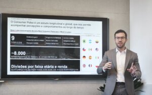 Pesquisa da Bain & Company revela que a maioria dos brasileiros utiliza inteligência artificial